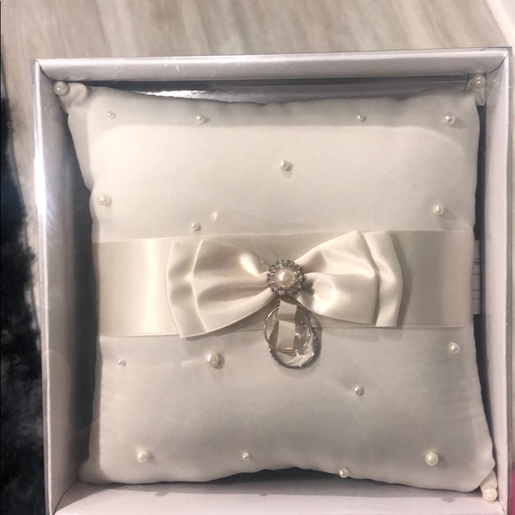 Ring bearer pillow - Picture 1 of 2
